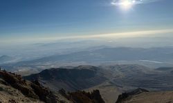 Erciyes’te zirve heyecanı! 3 bin 917 metrede eşsiz manzara