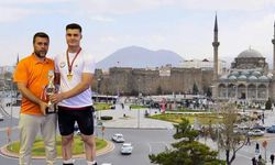 Kayseri’den bir Türkiye Şampiyonu daha! Halterde çifte zafer