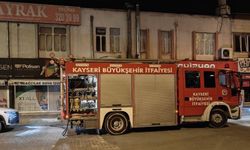 Kayseri’de çıkan yangın iş yerini kül etti