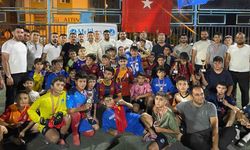 Kayserispor kalecisi Bilal Bayazıt, minik yeteneklerle buluştu