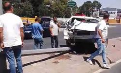 Kayseri Şeker istikametinde korkunç kaza: Aydınlatma direği yerinden söküldü