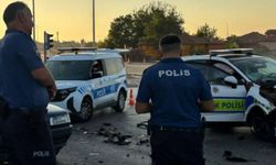Kayseri’de işçi servisi ile polis otosu birbirine girdi: 3 yaralı