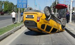 Kayseri yolunda dehşet anları: Ticari taksi ters döndü, 1 yaralı