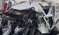 Tırla araç çarpıştı 1 ölü 1 yaralı
