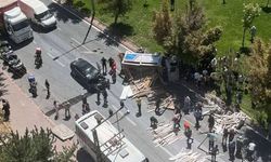 Kayseri'de otomobil kamyona çarptı! 4 kişi yaralandı