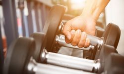 Fitness Salonunda Temizlik İhmal Edilirse: Mikroplar Dumbbell’da Bekliyor