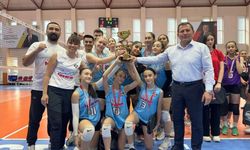 Zafer Bayramı’na özel voleybol turnuvası sona erdi! Madalyalar sahiplerini buldu