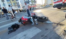 Aksaray’da servis minibüsü ile motosiklet çarpıştı: Sürücü ağır yaralandı