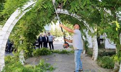 Talas’ın ‘Belediye Mahallemizde’ uygulaması parmakla gösteriliyor