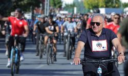 Büyükkılıç Kayseri’de 3'üncü Doktorlar Bisiklet Turu'nda pedal çevirdi