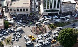Adana’da dolmuş şoförlerinden eylem: Trafik kilitlendi