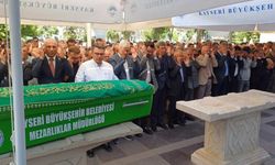 Kayseri'nin eski Belediye Başkanı Hüsamettin Çetinbulut, toprağa verildi