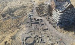 Ani Ören Yeri’nde yeni keşif: Yeni Selçuklu Kümbeti gün yüzüne çıkarıldı!