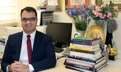 Kayseri'nin ünlü profesöründen dünya eczacılık günü mesajı!