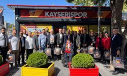 MHP Kayseri İl Teşkilatı KS Store ziyaretiyle Kayserispor’a destek oldu