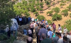 Feci şekilde can veren 3 kişi yan yana defnedildi
