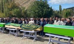 Ölüm yolu: 4 kişi cenazeye uğurlandı