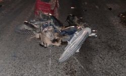 Otomobille motosiklet çarpıştı: 3 yaralı