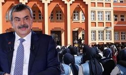 Milli Eğitim Bakanı Yusuf Tekin imam hatipleri övdü, kızını özel koleje yazdırdı