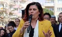 AKP’ye geçen Özlem Çerçioğlu’na sahnede büyük şok!