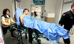 Sokak ortasında 16 yaşındaki çocuk 24 yaşındaki genci bıçakladı!