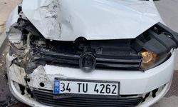 Park halindeki araçların arasına daldı o anlar kameralara yansıdı!