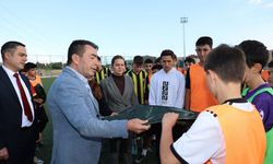 Başkan Metin Erva spor okullarına destek ziyaretinde bulundu