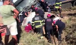Ceyhan’da ölümle sonuçlanan kaza: Tırla çarpışan otomobilin sürücüsü kurtarılamadı!