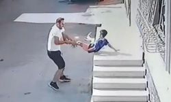 Çocuğu vahşice yere çarptı amca isyan etti: ‘Tavuk gibi çocuğun bacağını tutup fırlatıyor’