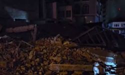 Balıkesir Sındırgı’da 6.1 büyüklüğünde deprem: İlçede yıkılan binalar var