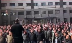 Elebaşı cezaevinden örgütü yönetiyordu: Hücre evinde 17 kişi yakalandı