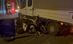 Kayseri Fevzi Çakmak’ta elektrikli bisiklet kamyonetin altına girdi