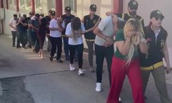 Adana’da kadın ticareti şebekesine operasyon: Aralarında evli çiftlerde vardı!