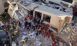 Gebze'deki enkazdan bir çocuk sağ çıkarıldı!