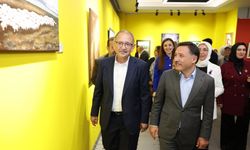 Vali Gökmen Çiçek, Neşe Özhaseki’nin ‘Renklerin sergisi ve gelenekli sanatlar koleksiyonu’ açılışına katıldı