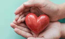 Kalbinizde sorun var mı belli olacak! Bu belirtileri hemen kontrol edin