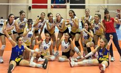 Kayseri Cimnastik SK Diyarbakır Voleybolcular’ı set vermeden mağlup etti