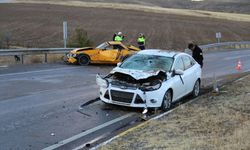 Kayseri yolunda kaza: Sürücüler ağır yaralandı