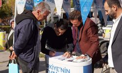 Kayseri’de Cumhuriyet coşkusu: DEVA Partisi Belsin'e stant kurdu