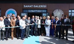 Kayseri’de "Renklerin Dili" resim sergisi büyük ilgi gördü