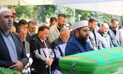 Kayserili iş adamı Memici Kızılkaya, eşi Zekiye Kızılkaya’yı toprağa verdi