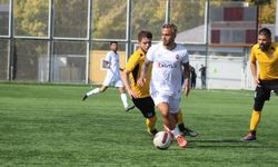 Kocasinan Şimşekspor evinde 4 yedi