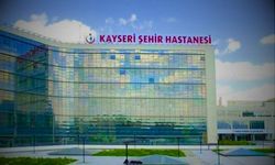 Kayseri Şehir Hastanesi’nde kutlama: Mutluluk balonları uçtu