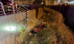 Kayseri'de 5 metrelik kanala uçan otomobilin sürücüsü merdivenle çıktı!