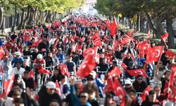 Memduh Büyükkılıç Cumhuriyet için pedal çevirdi