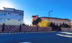 Tomarza’da görevine dönen Müdür Yıldırım, Okulu baştan aşağı yeniledi!
