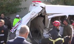 Muş’ta tren okul sevisine çarptı: 17 öğrenci yaralandı!