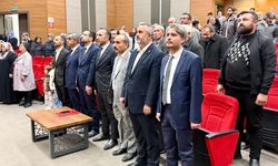 Kayseri’de siyaset karıştı: “Bir zamanlar ‘Yeni Türkiye’ diyordunuz, şimdi ‘Eski dostlar’ şarkısını söylüyorsunuz.