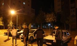 Nevşehir’de kayınbabasını yaralayan genç polise saksı itfaiyeye yanan yastık fırlattı!