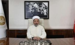 Diyanet’te yeni dönem: Başkan Safi Arpaguş makamına Atatürk portresi astı